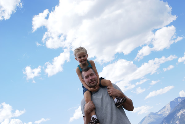 Marina & Daddy Hiking